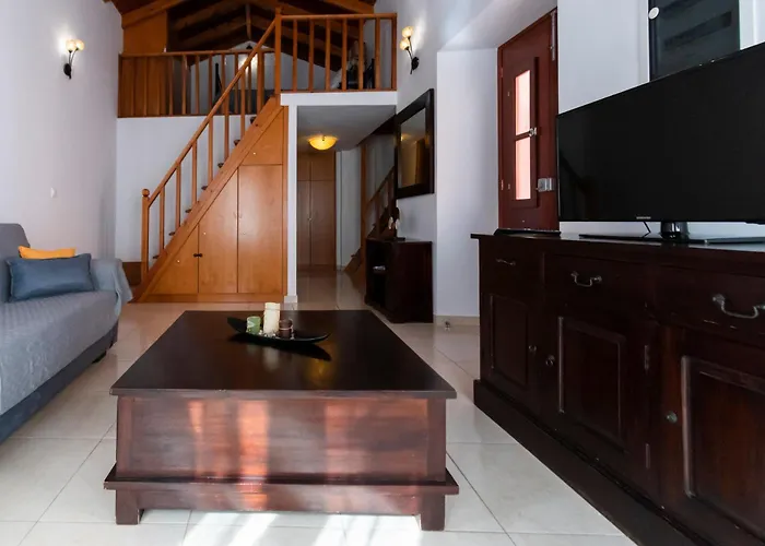 Yiayia\'S Central Apartment
